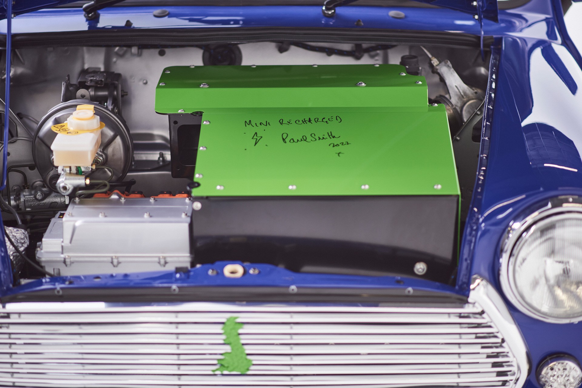 Inside view: Close up of the lime green battery with Paul Smith’s signature.